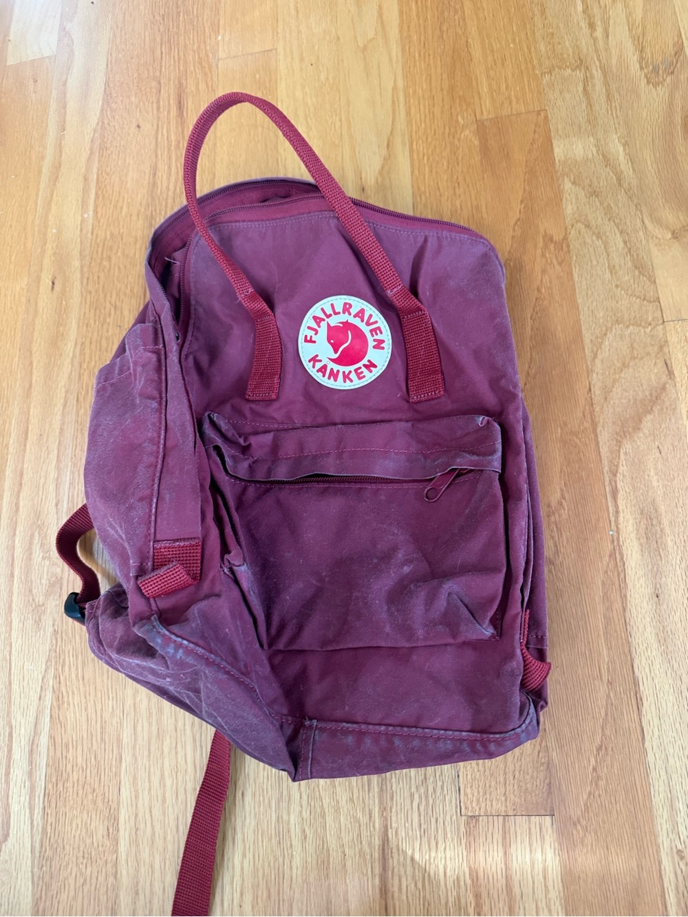 Kånken Men's Burgundy Backpack